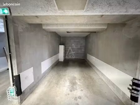 parking/box 12 m² angers