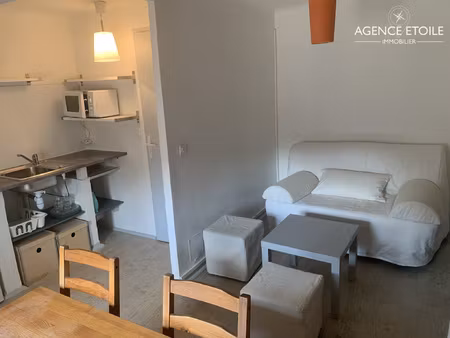 centre ville /palais de juste - place des trois ormeaux : st