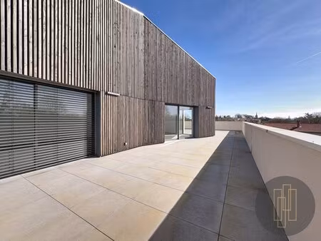 t5 d'exception avec terrasse panoramique de 137 m² – rare sur le marché !