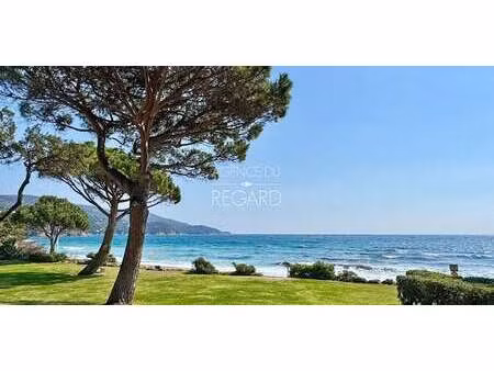 appartement avec piscine en bord de mer le lavandou (83)