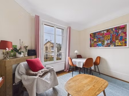 - 78000 versailles - quartier montreuil - charme de l'ancien - parquet moulures cheminees 