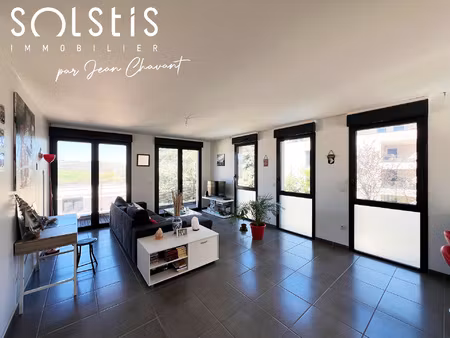 *** bel appartement de 85 m2 avec un extérieur privatif de 2