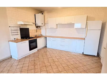 location appartement  m² t-3 à yutz  770 €