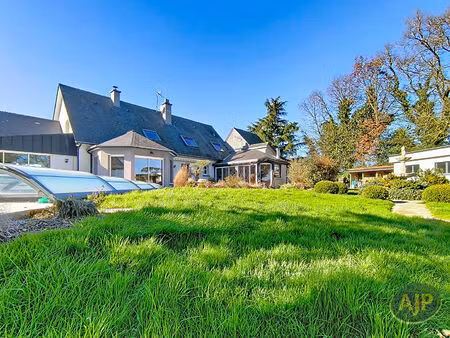 maison 8 pièce(s) 257.84 m2