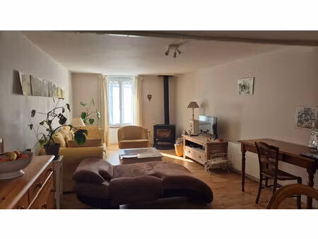 espalion  maison de ville de type 3 rénovée avec garage