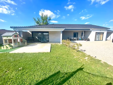 maison de plain-pied  saint-maurice-de-gourdans 154 m2 sur un terrain de 637m²