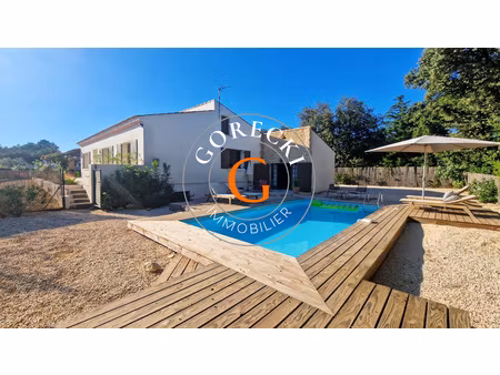 a vendre superbe villa à seulement 3 minutes d'uzès