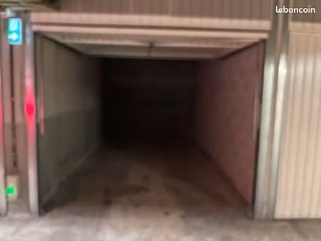 nice-port/ place du pin: garage à louer