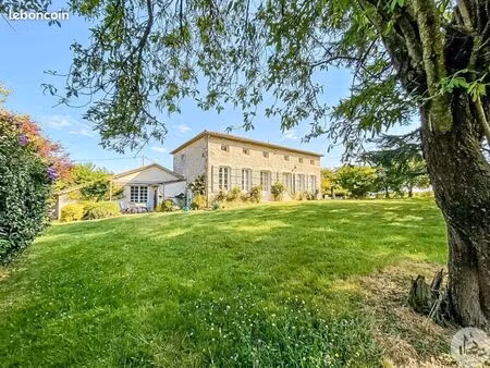 maison 7 pièces 363 m²