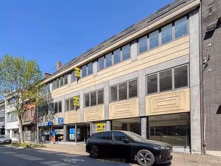 à louer  immeuble commercial spacieux et polyvalent dans ...