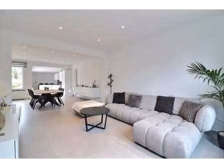 maison 3 façades entièrement rénovée