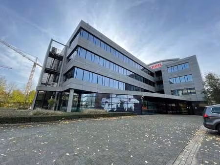 bureau moderne de 576 m² à proximité de l’a201