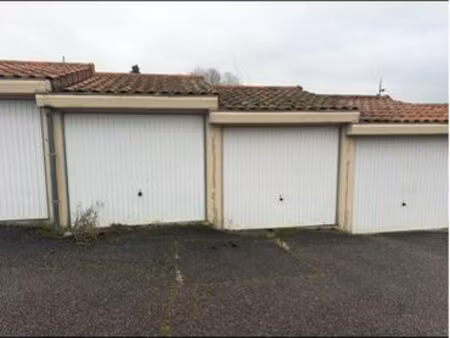 lot garage