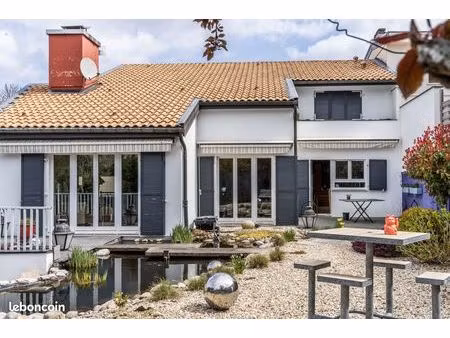 maison 6 pièces 231 m²