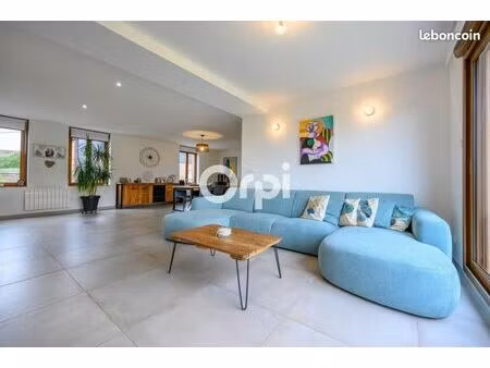 maison 4 pièces 200 m²