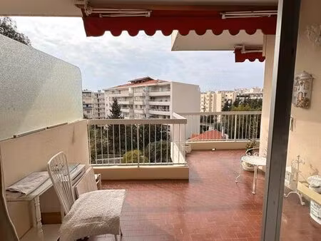 loup  f2  plus garage  cannes californie . avenue maréchal juin