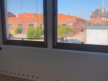 bureaux à proximité de mouvaux avec parking