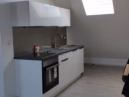 t2 meublé lumineux et traversant