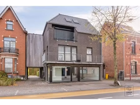 handelspand van 61 m² op topligging te centrum rijkevorsel!