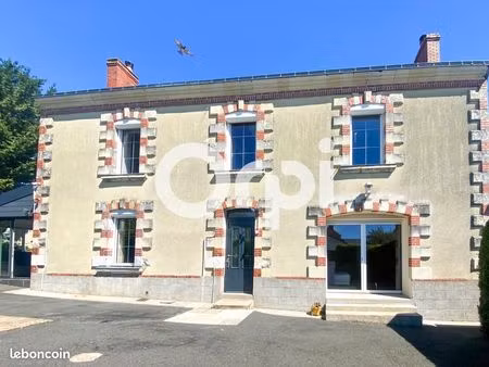 maison 7 pièces 176 m²