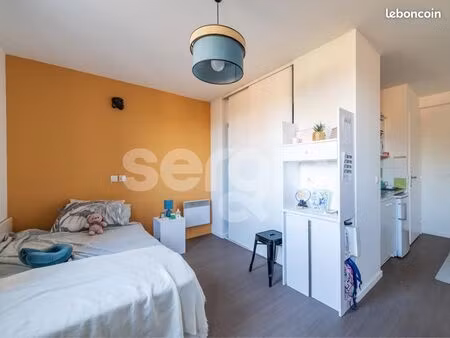 studio 1 pièce 18 m²