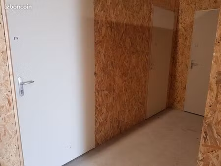 box de stockage à louer 8 m2 ou 20m3