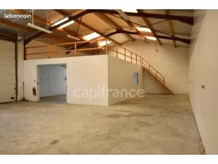 local 230 m²