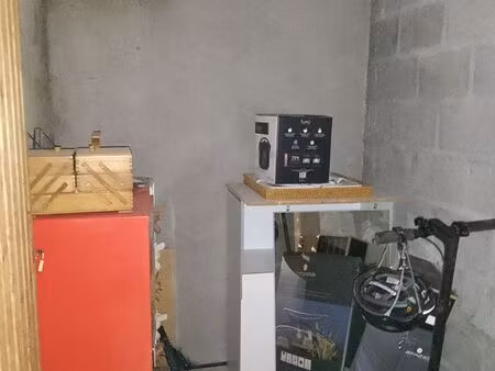 local de stockage 4 m² proche beauséjour