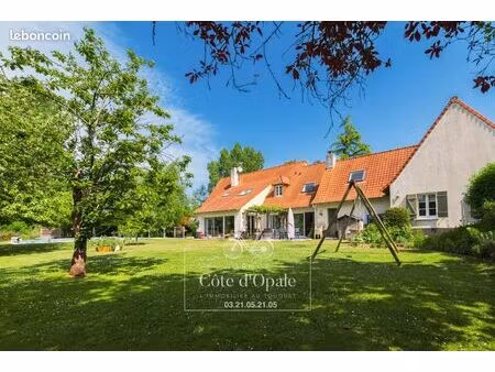 propriété 5 pièces 235 m²