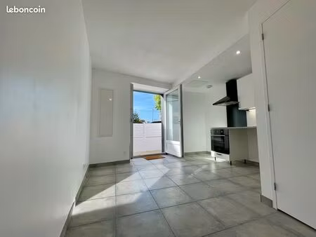 appartement t2 de 27 m² – rdc avec terrasse – 100 m du littoral – larmor-plage