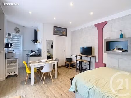 studio 1 pièce 25 m²