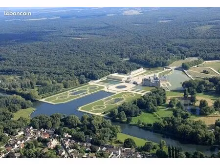 ? à vendre – f3 avec parking à côté du château de chantilly – 165 000