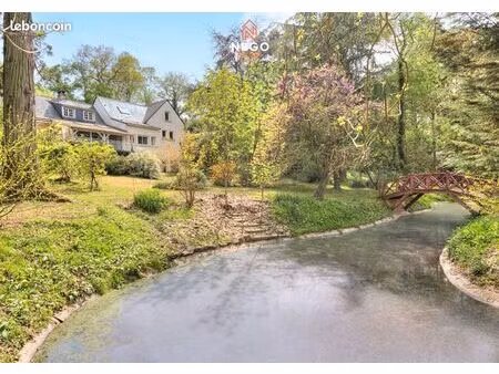 propriété 8 pièces 230 m²