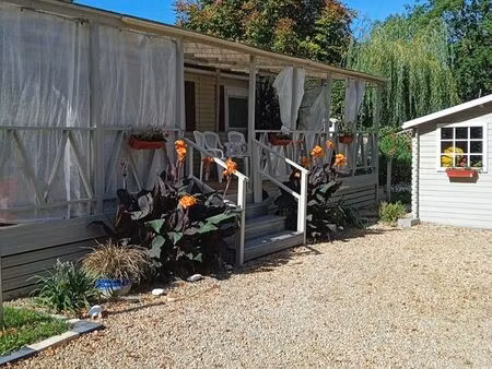 mobil home sur terrain de loisir