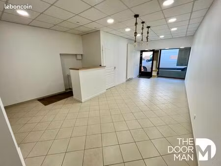 local commercial 65 m²