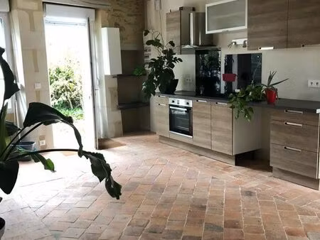 maison 75m2 à étages entièrement rénovée