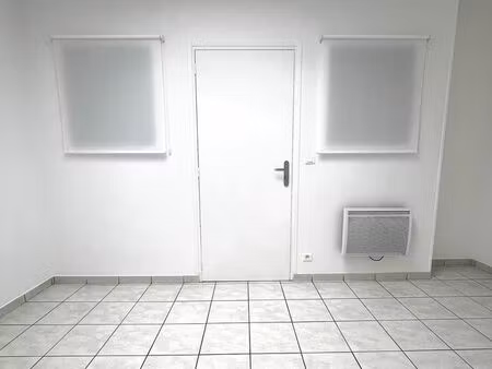 bureau lumineux de 13m2 – zone franche - place fraternité roubaix