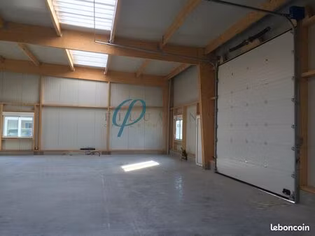 entrepôt 138 m² landemont