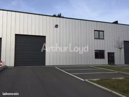 local industriel 330 m²