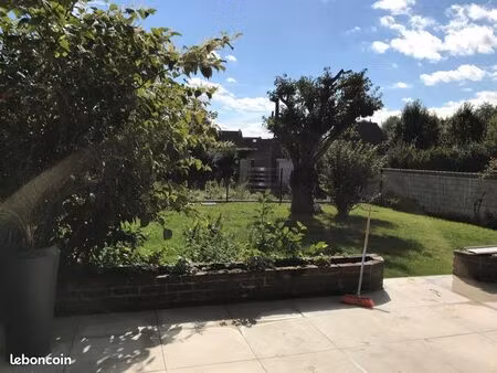 jolie maison semi individuelle