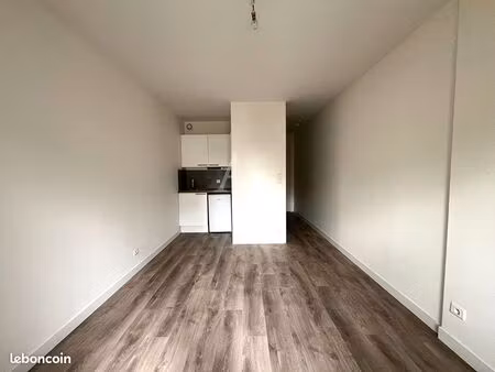 studio 1 pièce 19 m²