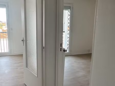 t2 33 m² rénové  lumineux avec loggia