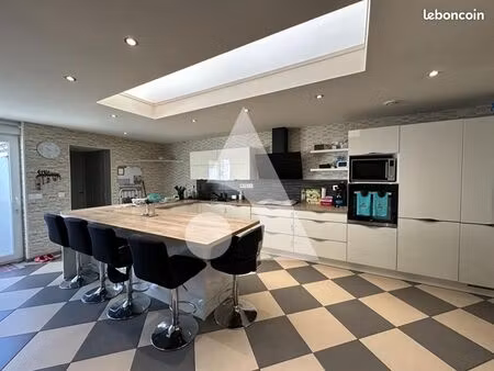 maison de ville 7 pièces 192 m²