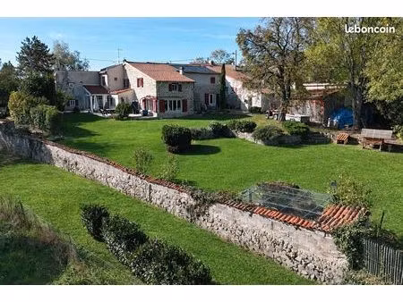 maison 7 pièces 257 m²