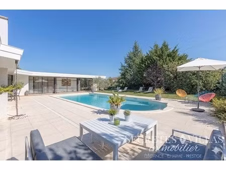 villa de luxe à vendre à latresne