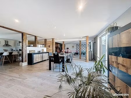 maison de village 7 pièces 242 m²