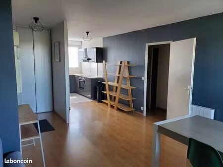appartement t3 meublé lumineux de 65 m² – dernier étage avec ascenseur – 2 parkings – proc