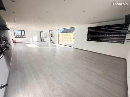 local commercial 140m2 a louer