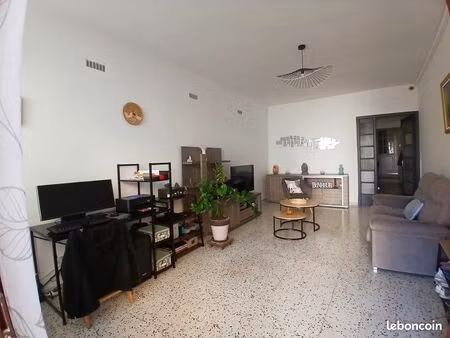 a vendre bompas maison de village 126 m2 avec patio et dépendance de 35 m2 - 165000 euros