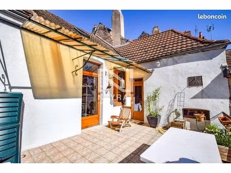 immeuble 11 pièces 256 m²